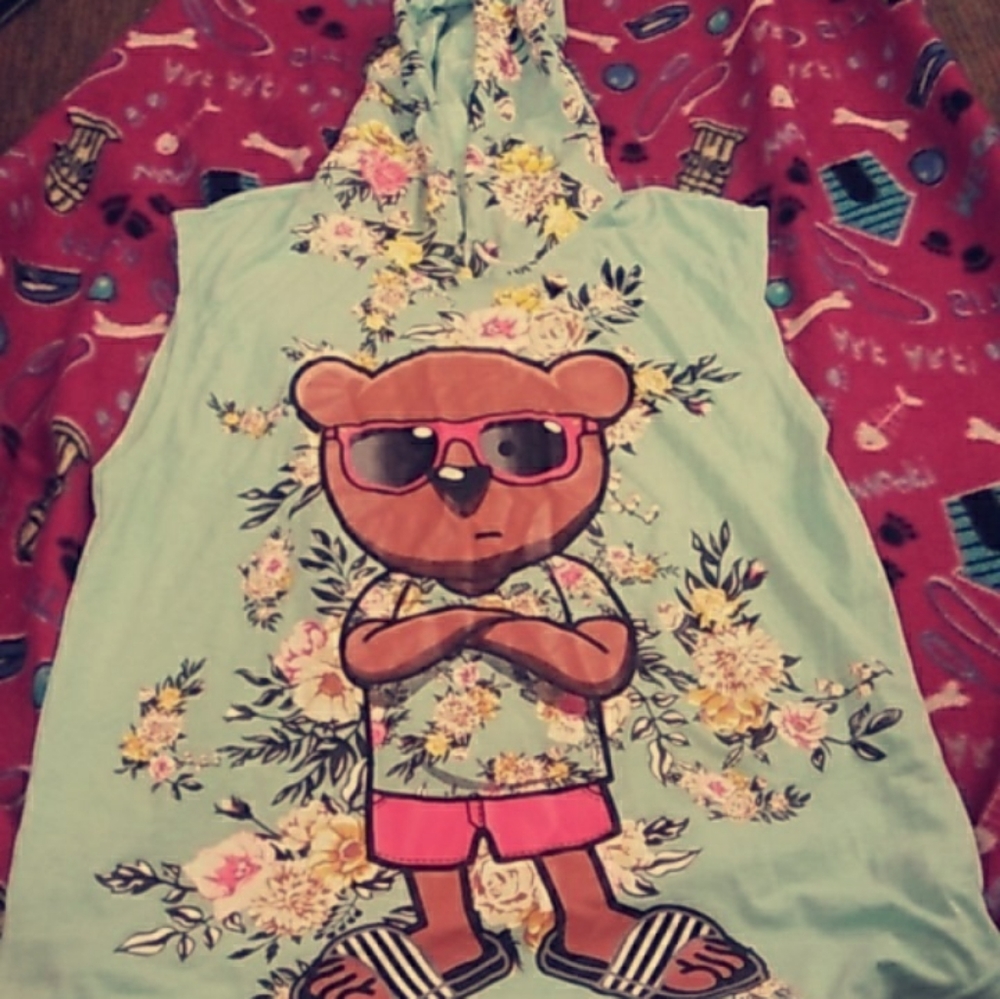 size: L, light teal sleeveless hoodie